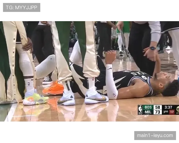 字母哥右小腿拉伤缺席，雄鹿内线统治力与转换进攻受考验